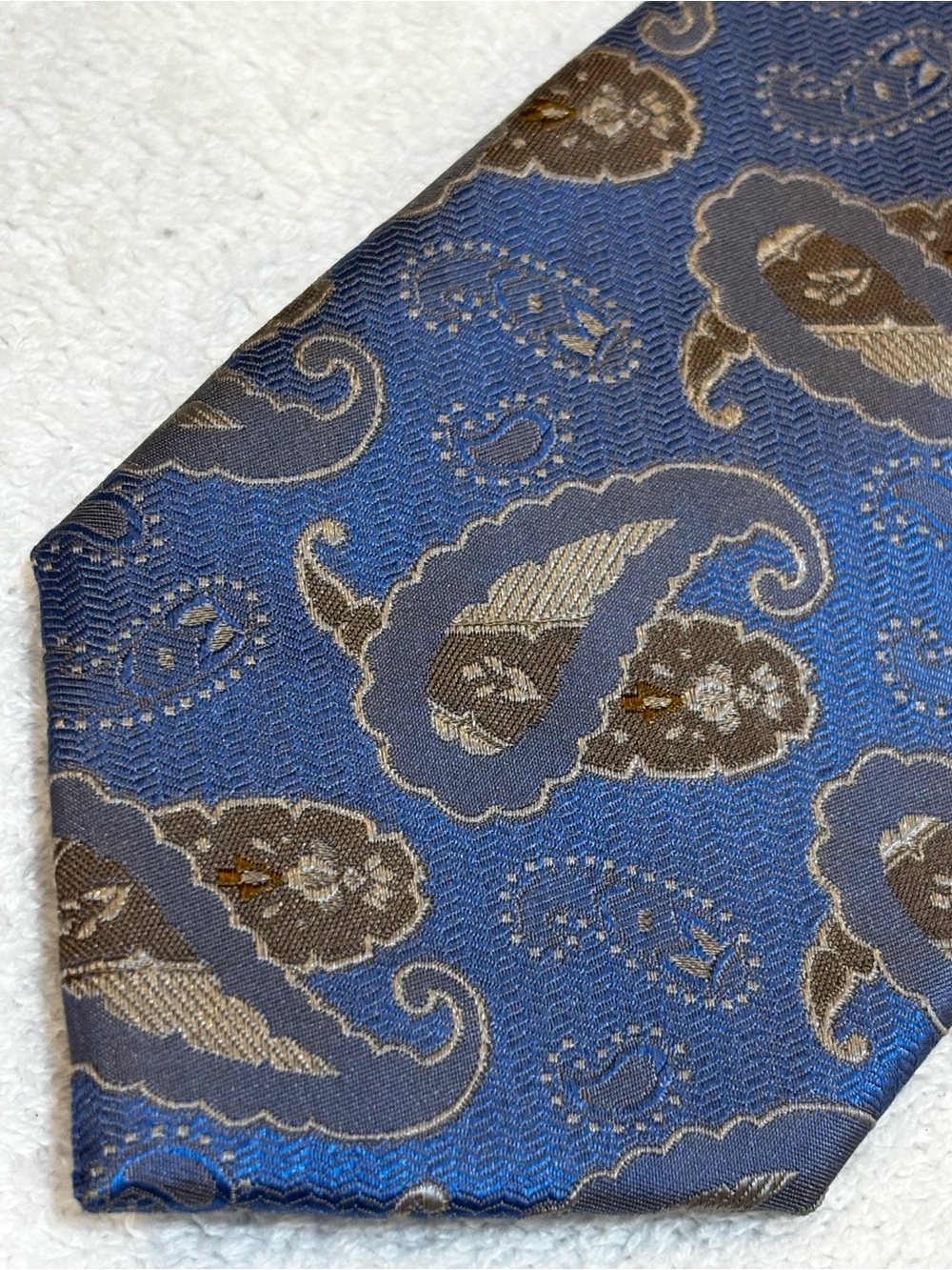 Brand New Stylish Tie By Joseph Abboud